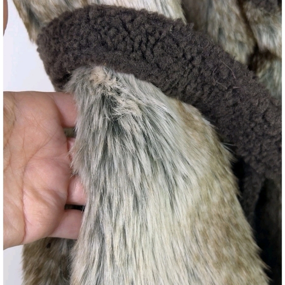 Cripple Creek Faux Fur Vest - Picture 7 of 11